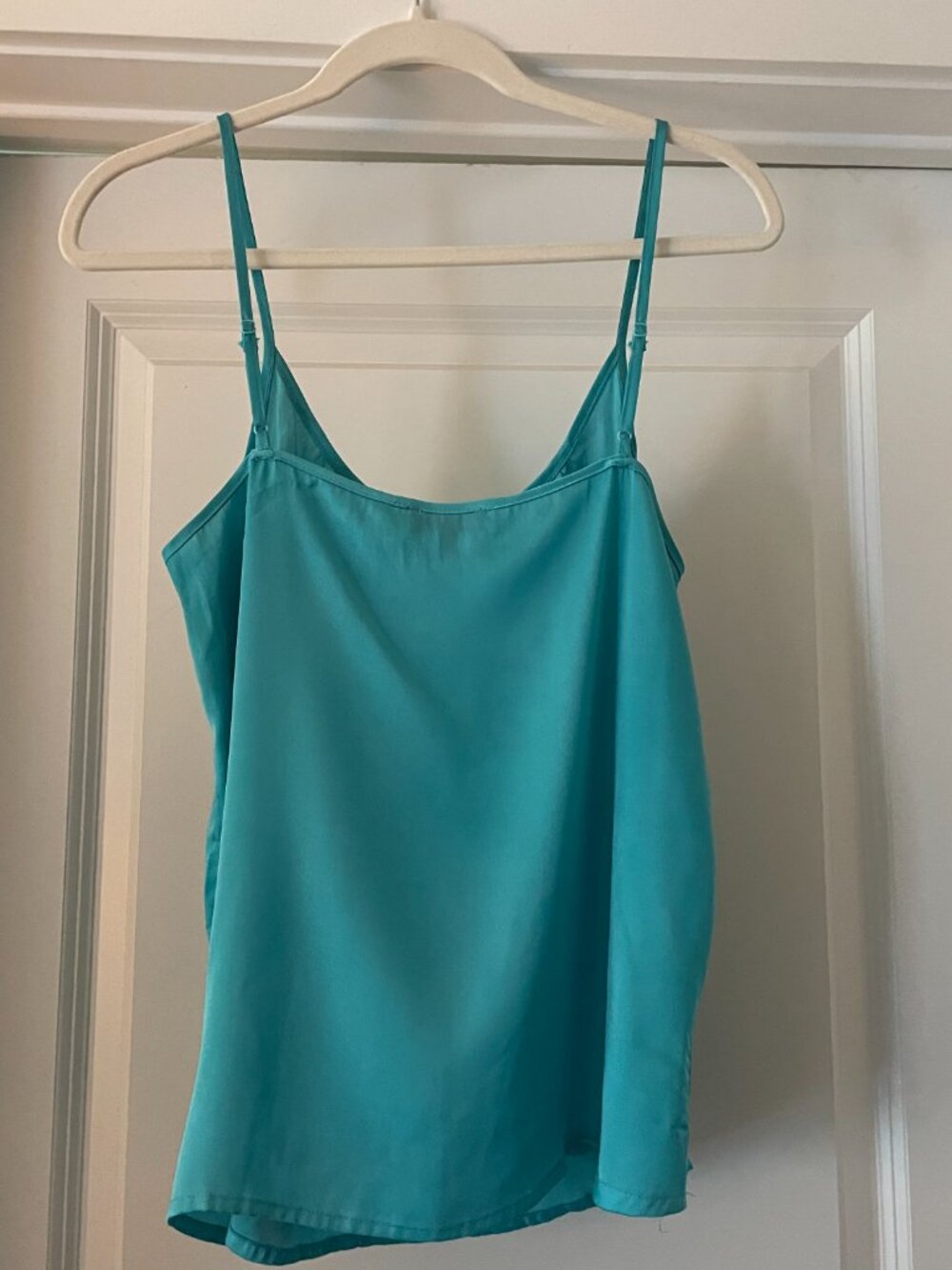 The Limited Sleeveless Blouse Bundle Size M/L – 3 Tops - Picture 9 of 11
